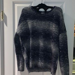 TOBI Sweater Size Medium